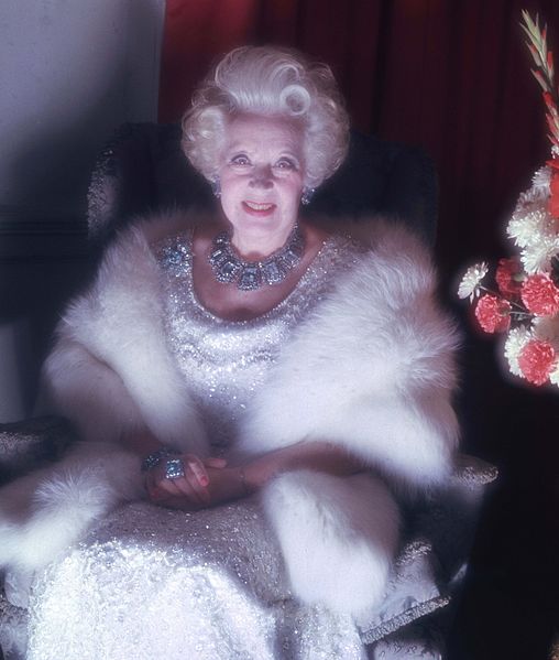 Dame Barbara Cartland, gypsies and my lucky oak leaf