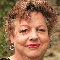 Jo Brand gets moving for Macmillan